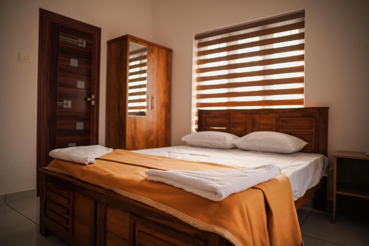 Shimano Square Guest House Varkala Bagian luar foto