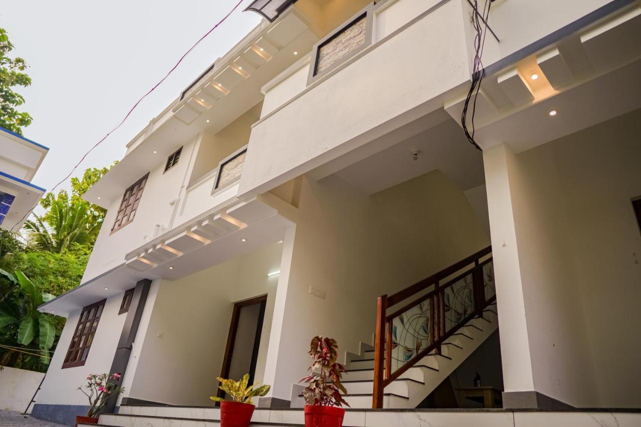 Shimano Square Guest House Varkala Bagian luar foto