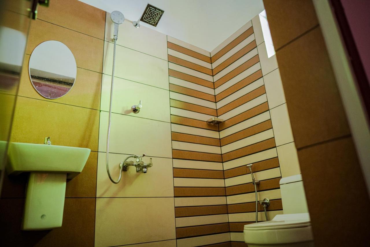 Shimano Square Guest House Varkala Bagian luar foto