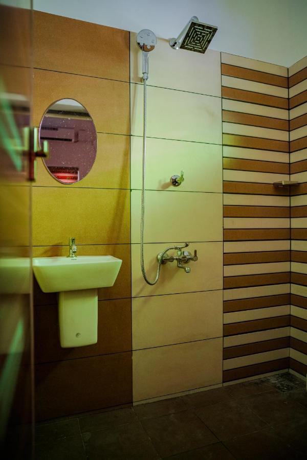 Shimano Square Guest House Varkala Bagian luar foto