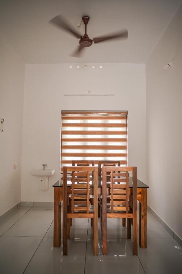 Shimano Square Guest House Varkala Bagian luar foto