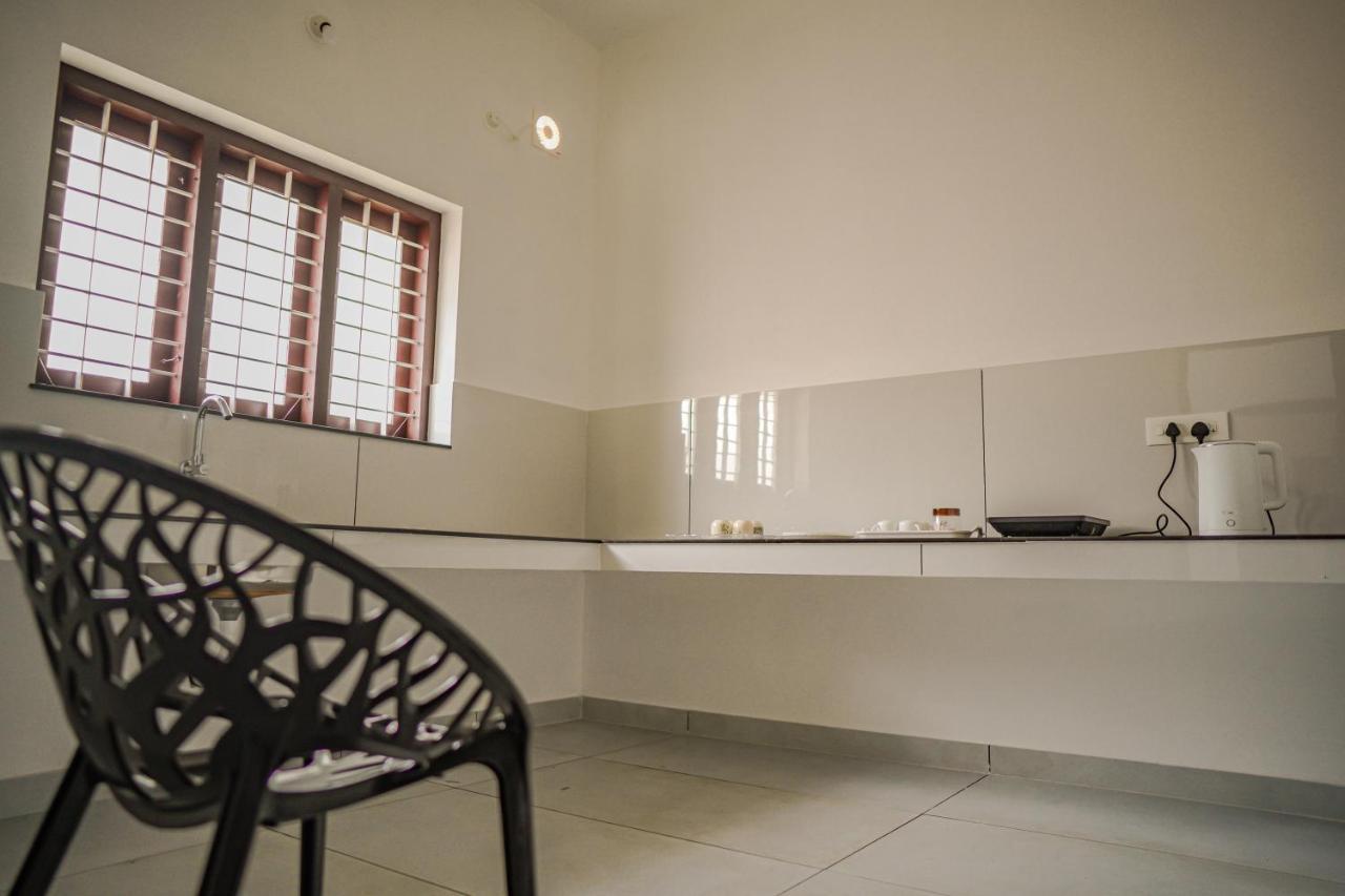Shimano Square Guest House Varkala Bagian luar foto