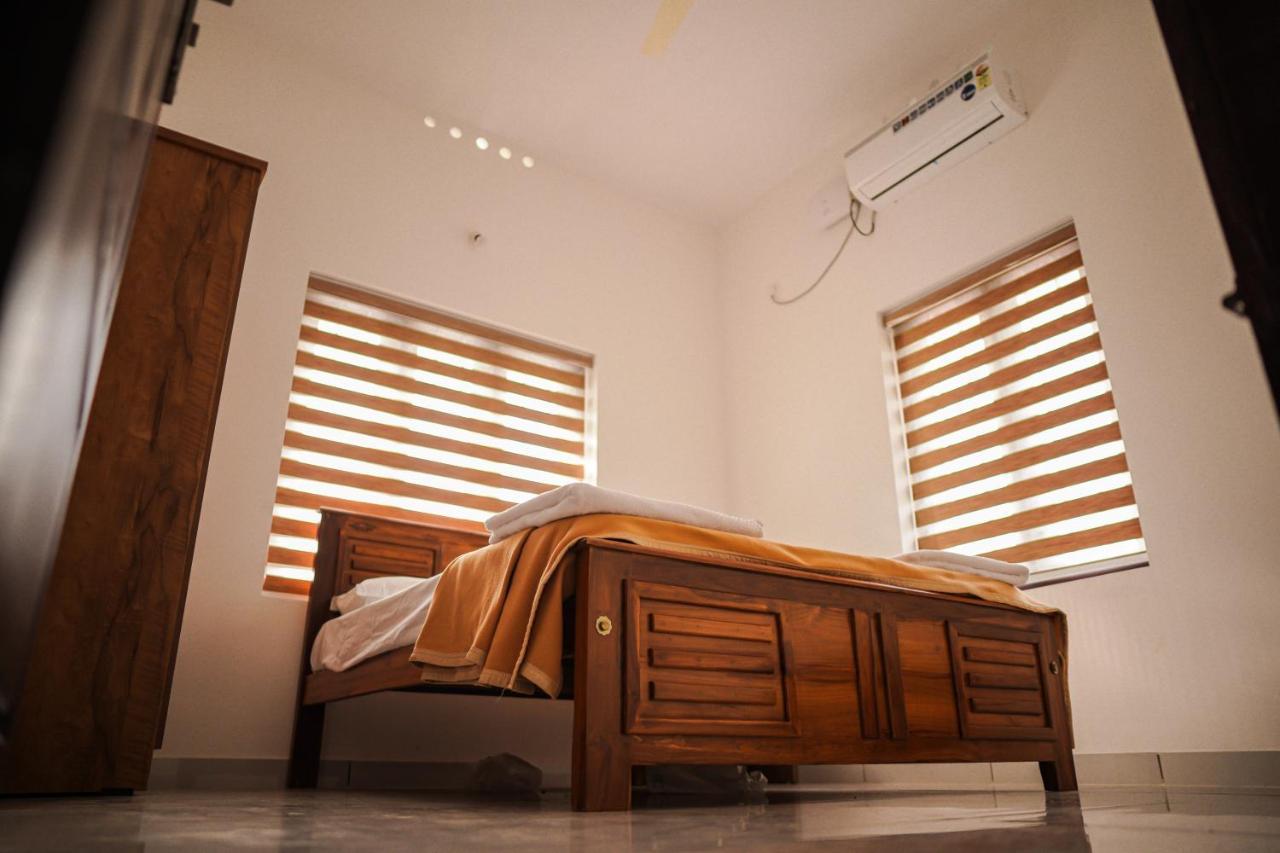 Shimano Square Guest House Varkala Bagian luar foto