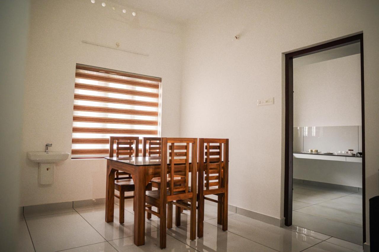 Shimano Square Guest House Varkala Bagian luar foto